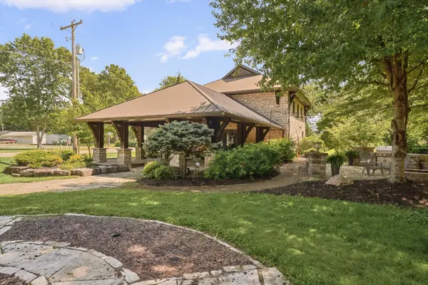 401 W Oak ST, Mahomet, IL 61853
