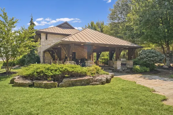 401 W Oak ST, Mahomet, IL 61853