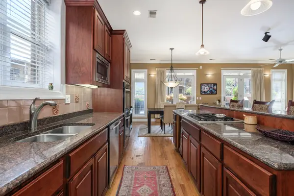 2911 N HALSTED ST #2, Chicago, IL 60657