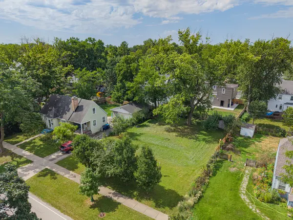 290 Woodbridge RD, Des Plaines, IL 60016
