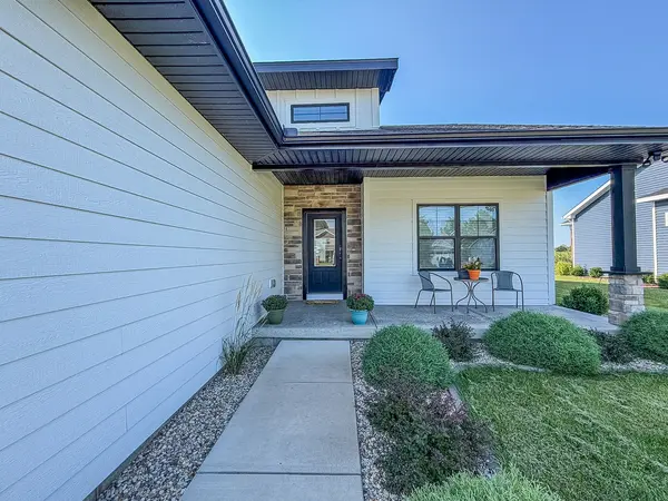 2713 E Stone Creek BLVD, Urbana, IL 61802