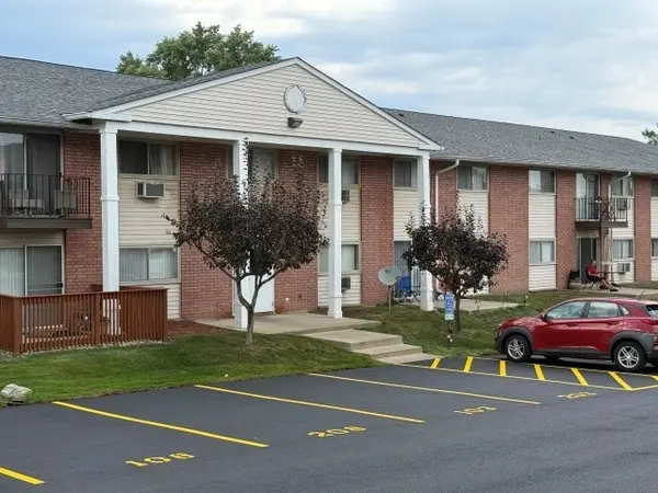 690 Marilyn AVE #206, Glendale Heights, IL 60139