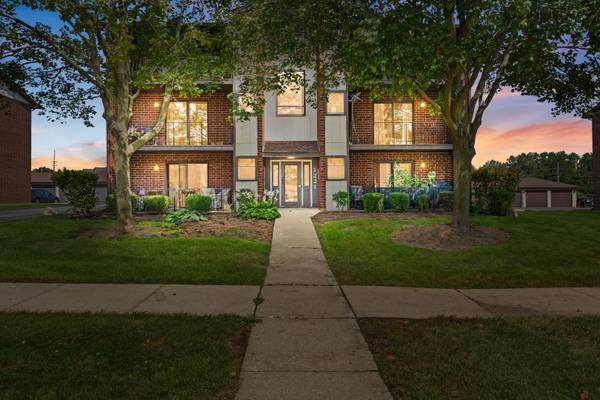 1221 Chalet RD #200, Naperville, IL 60563