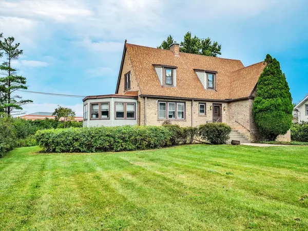 2610 Park LN, Glenview, IL 60025