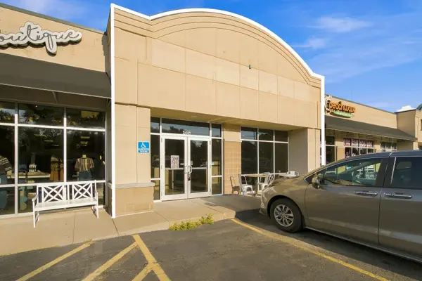 3441 Devils Glen RD, Bettendorf, IA 52722