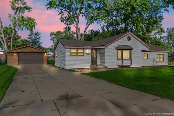 10334 S 74th AVE, Palos Hills, IL 60465
