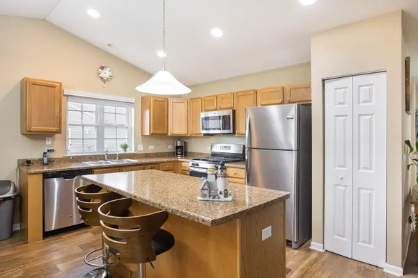 900 Jefferson AVE, Mchenry, IL 60050