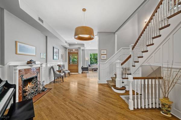 1437 N Dearborn ST, Chicago, IL 60610