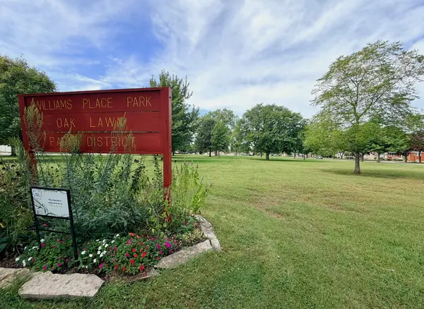 4600 W 101st ST, Oak Lawn, IL 60453