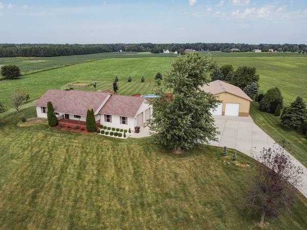13208 W 185th AVE, Lowell, IN 46356
