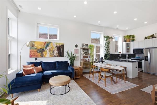 2448 N Southport AVE #3, Chicago, IL 60614