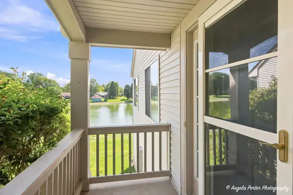 1229 E OAKWOOD DR #7-1, Fox Lake, IL 60020