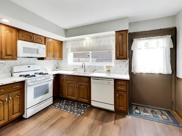 829 Dodge AVE, Evanston, IL 60202