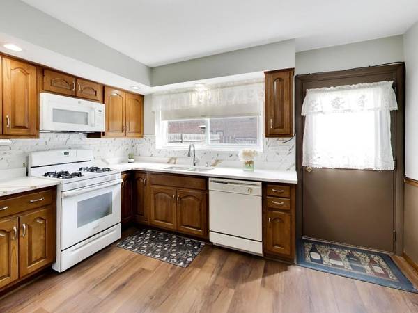 829 Dodge AVE, Evanston, IL 60202