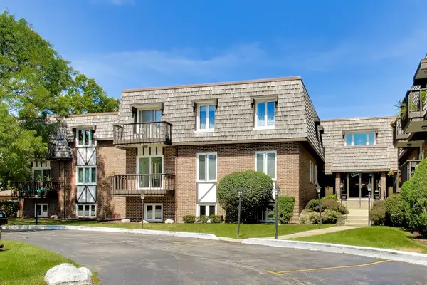 2300 W Talcott RD #2C, Park Ridge, IL 60068