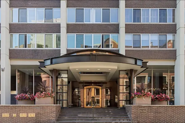 1 E Schiller ST #16C, Chicago, IL 60610