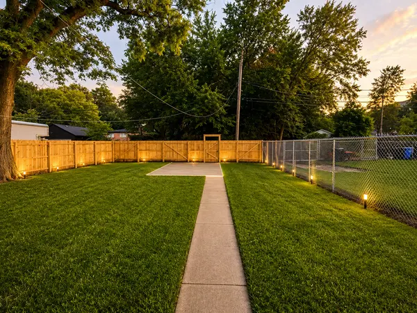 8820 S Princeton AVE, Chicago, IL 60620