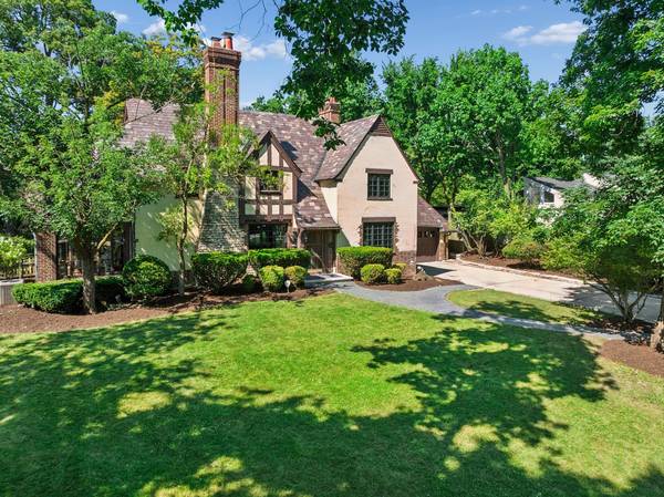 465 Dundee RD, Glencoe, IL 60022