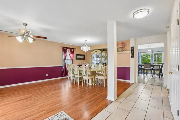 5645 Savoy DR, Lake In The Hills, IL 60156