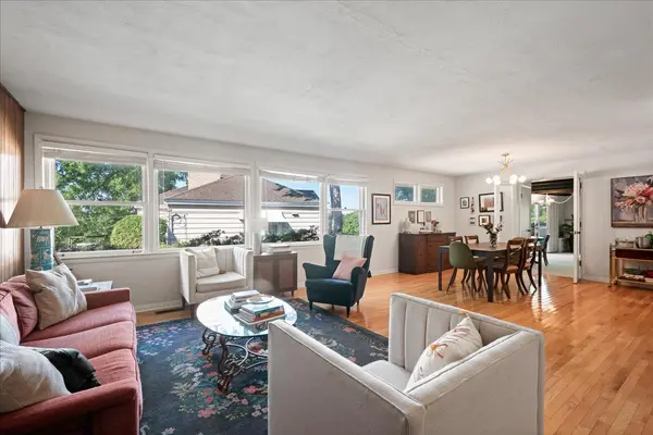 100 Green Bay RD, Highland Park, IL 60035