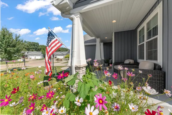 5 Woodland CT, Monticello, IL 61856