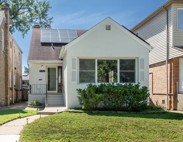 2741 W Chase AVE, Chicago, IL 60645