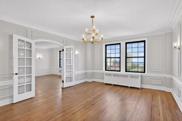 6901 S Oglesby AVE #10A, Chicago, IL 60649