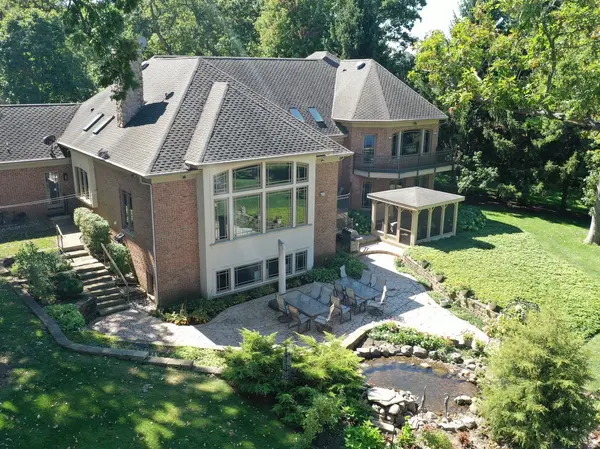 24092 W Old Oak DR, Mundelein, IL 60060