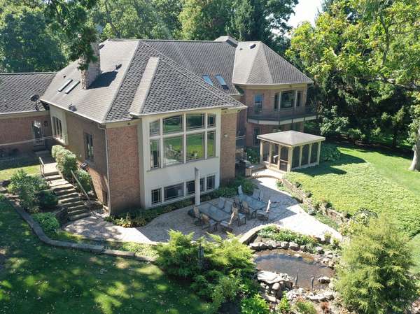 24092 W Old Oak DR, Mundelein, IL 60060
