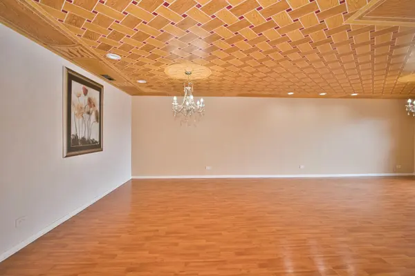 7601 Lincoln AVE #502, Skokie, IL 60077
