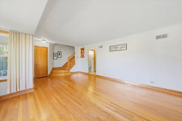 5434 S Neenah AVE, Chicago, IL 60638