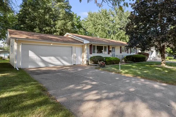 543 40th AVE, East Moline, IL 61244