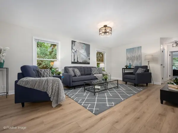 1751 Sussex WALK #D, Hoffman Estates, IL 60169