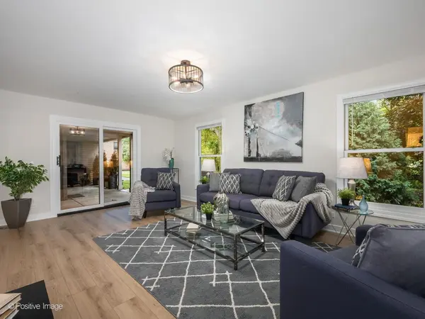1751 Sussex WALK #D, Hoffman Estates, IL 60169
