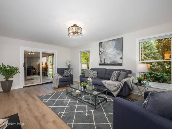 1751 Sussex WALK #D, Hoffman Estates, IL 60169