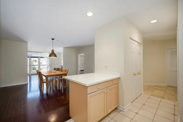 1107 Greenleaf AVE #3G, Wilmette, IL 60091