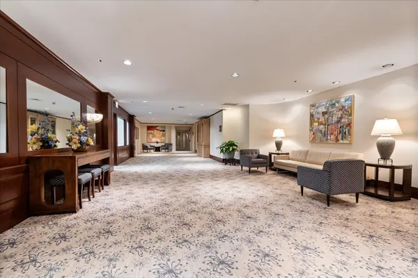 4545 W Touhy AVE W #217W, Lincolnwood, IL 60712
