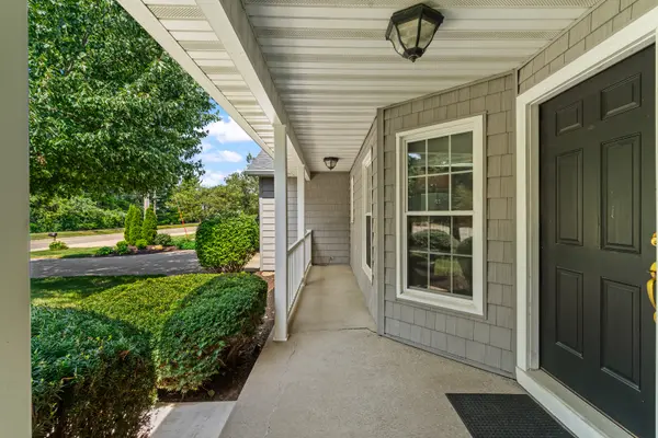 6119 Utica Ridge RD, Davenport, IA 52807