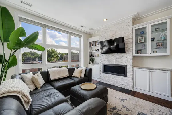 Address not disclosed, Chicago, IL 60657