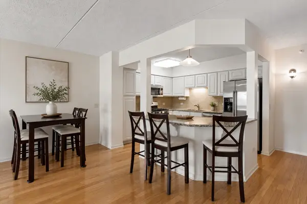 5155 MADISON ST #402, Skokie, IL 60077