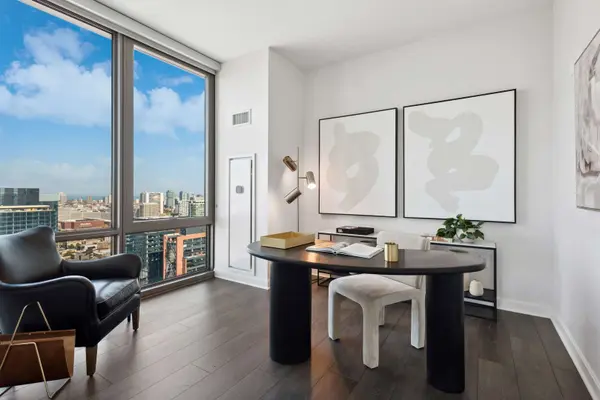 164 N Peoria ST #3802, Chicago, IL 60607