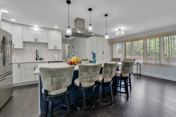 18219 Autumn Ridge DR, Orland Park, IL 60467
