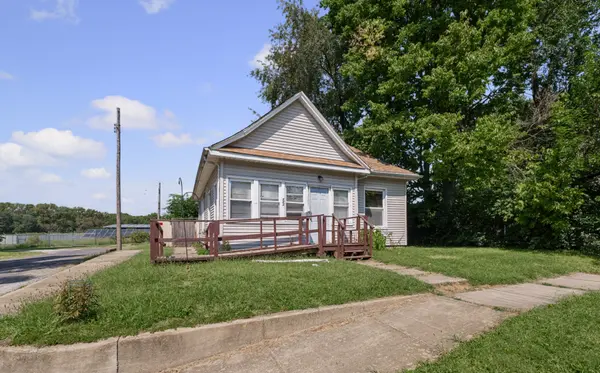 902 E Park ST, Urbana, IL 61802