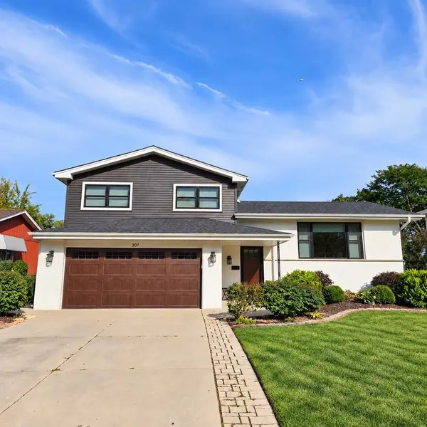 307 N Marcella RD, Mount Prospect, IL 60056