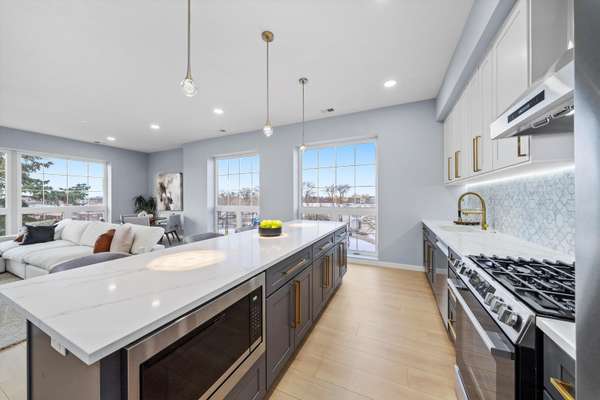 5830 N Lincoln AVE #2S, Chicago, IL 60659