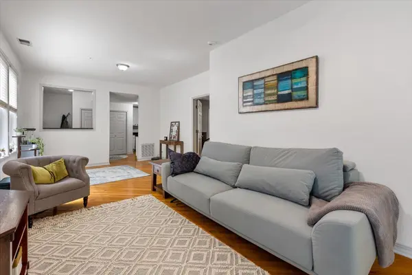 4430 N Kenneth AVE #2, Chicago, IL 60630