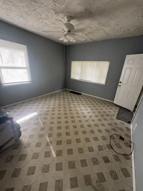 308 Superior ST, Aurora, IL 60505