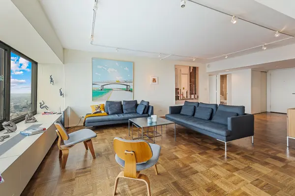 175 E Delaware PL #8608, Chicago, IL 60611