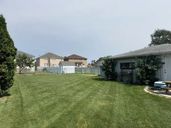 6740 W 92nd ST, Oak Lawn, IL 60453