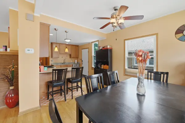 1615 W BEVERLY GLEN Pkwy, Chicago, IL 60643